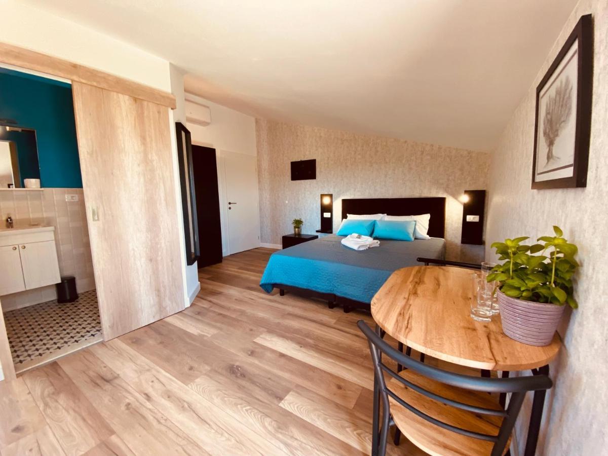 רוביני Boutique Rooms Mare Fabulas מראה חיצוני תמונה